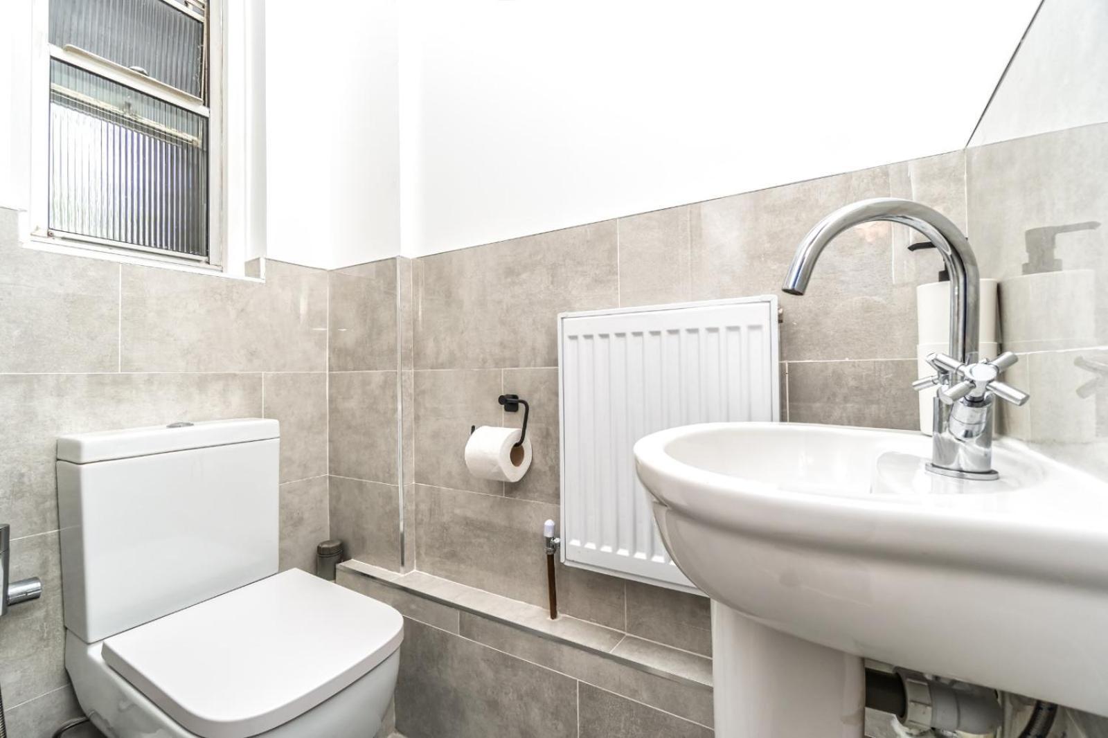 Cosy Guest House In Whitechapel Londres Exterior foto